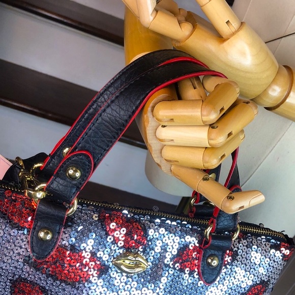 JUICY COUTURE Red Lipstick Kiss Lips Sequin Top Zip Crossbody Shoulder Bag NWT - Picture 3 of 17